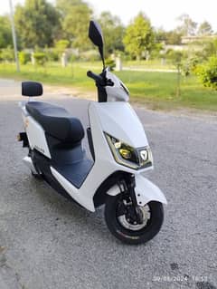 Yadea electric scooty T9 model urgent sale