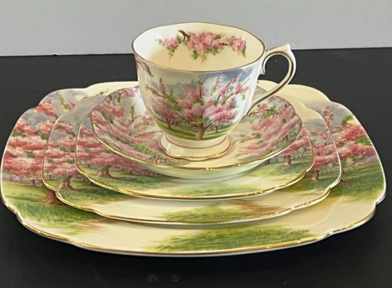 Royal Dinner Set 0