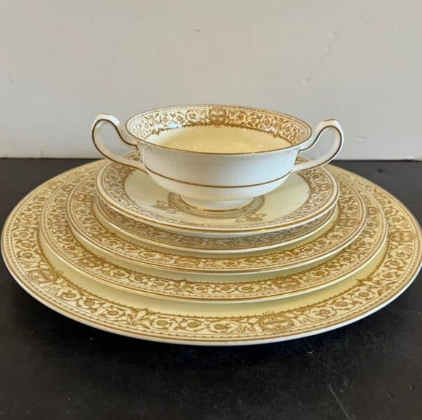 Royal Dinner Set 4