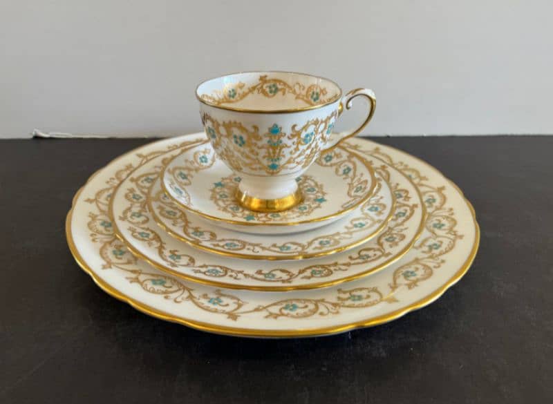 Royal Dinner Set 10