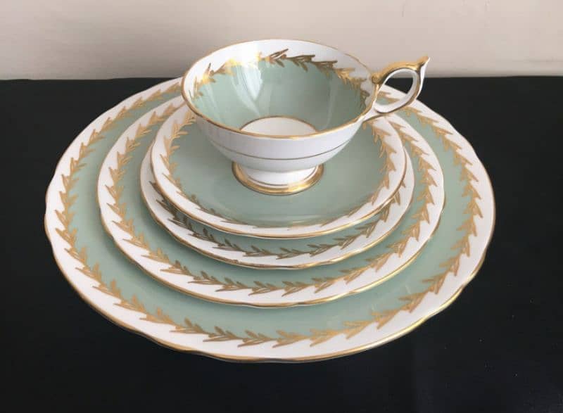 Royal Dinner Set 11