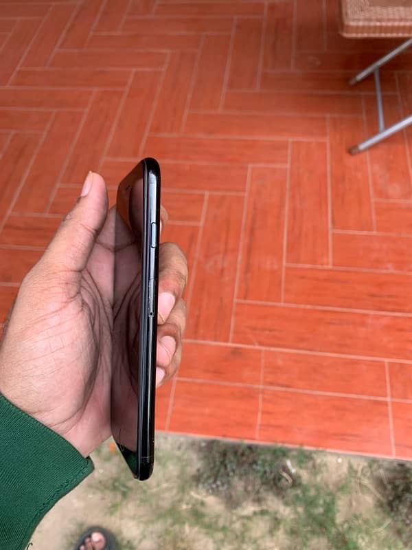 iPhone 7 128 GB PTA approved 3