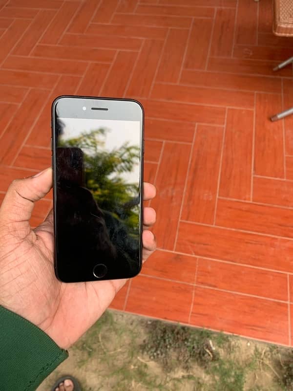 iPhone 7 128 GB PTA approved 9