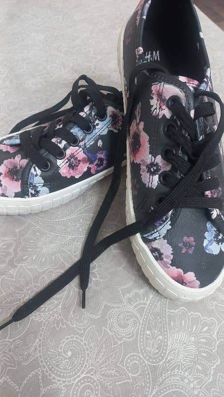 original H&M shoe bought from. uae 1