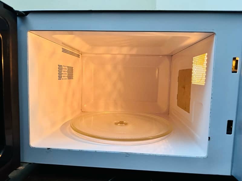 Dawlance Microwave Oven 2