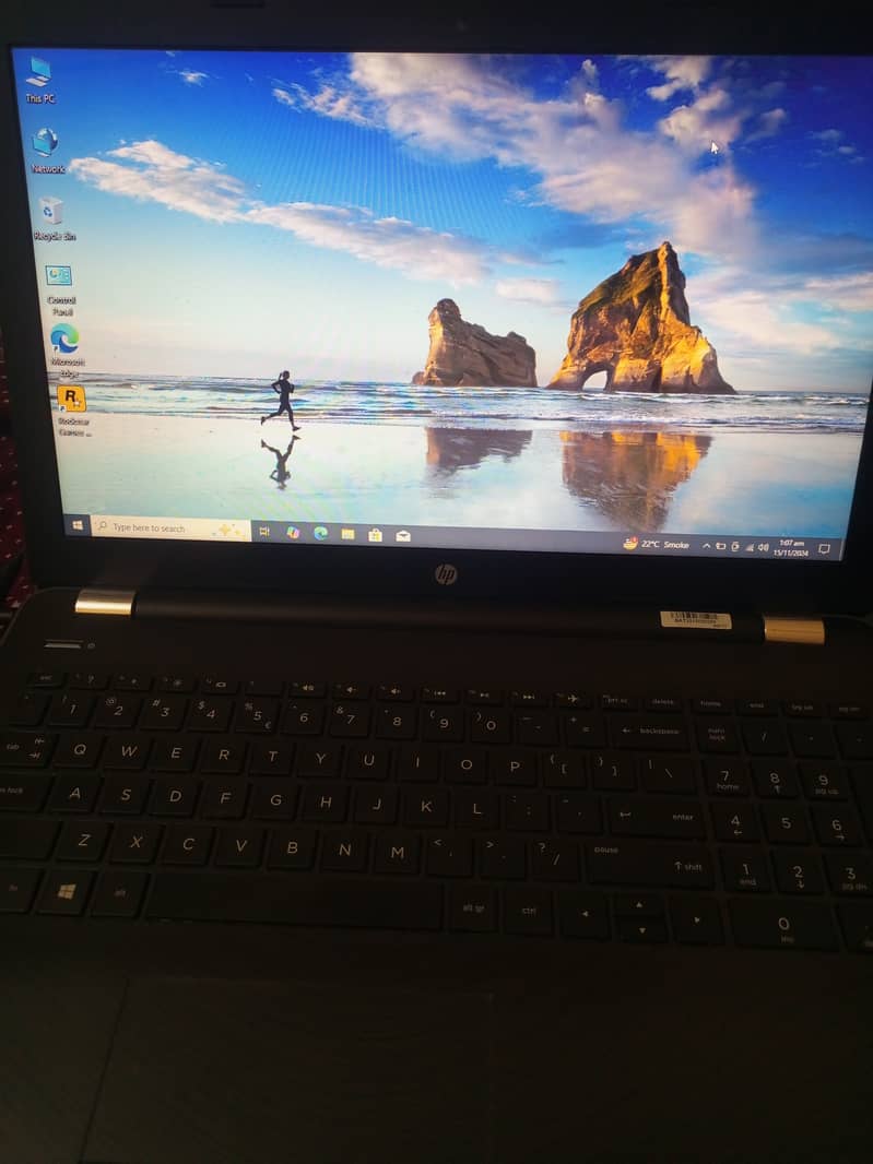 hp i5 7th generation 4ddr ram 128gb ssD 4