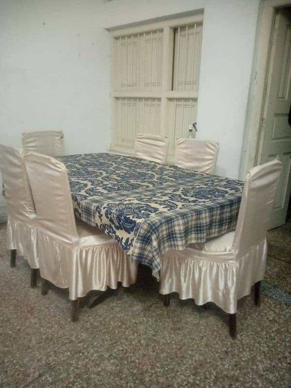 Dining table with 6 chairs 0