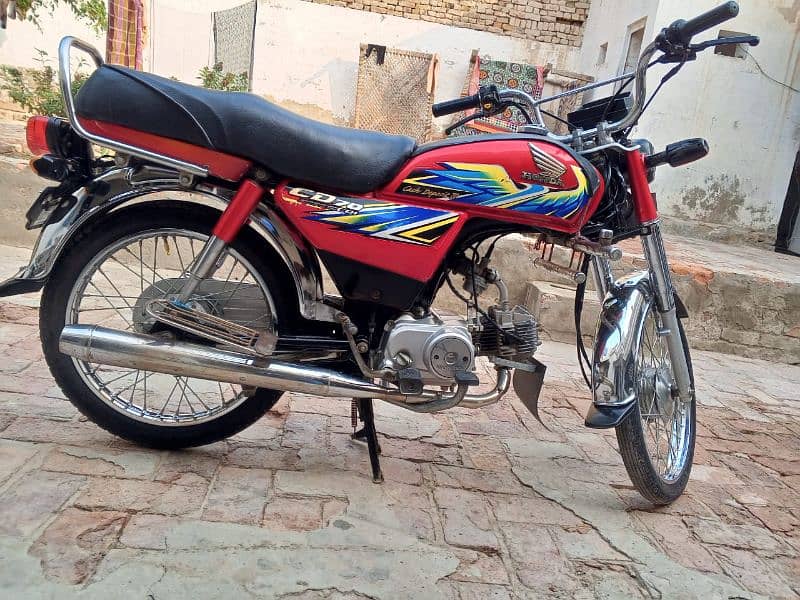 I am selling my Honda Bike 70 just like new 6