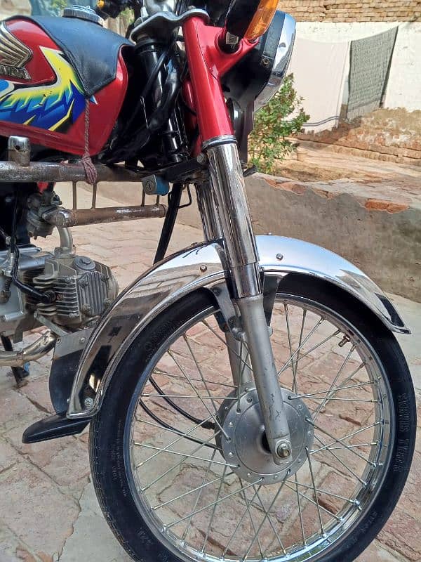 I am selling my Honda Bike 70 just like new 9