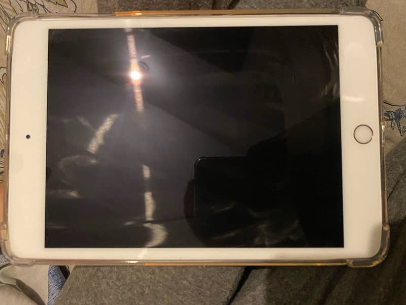 i pad mini 5 64 gb with box 10/10 2