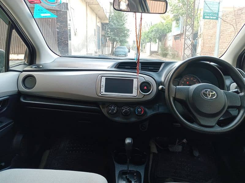 Toyota Vitz 2016 14