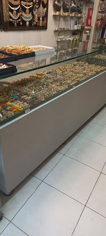 jewellery counter 8