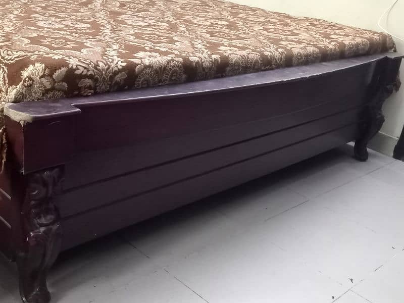 King size bed 3