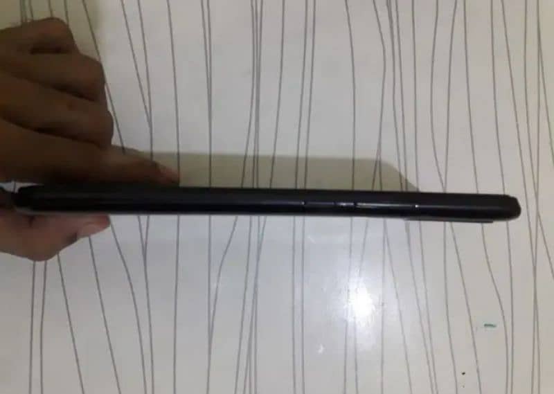 Infinix hot 9 play 4/64with original charger no open only back break 2