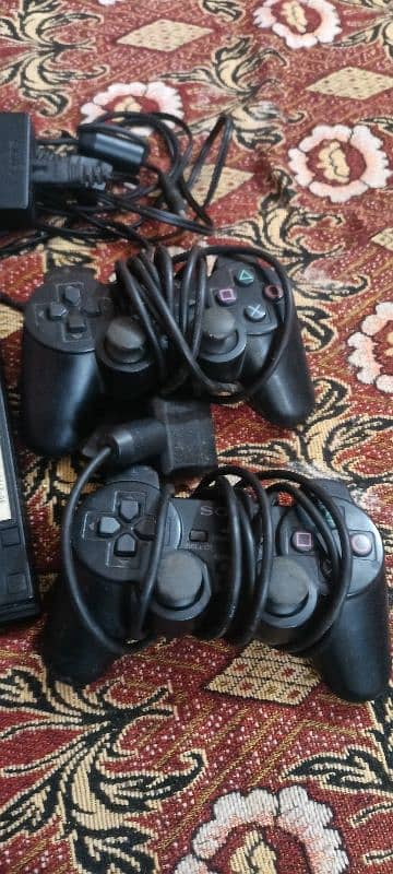 Sony playstation 2 model SCHP-70004 for sale in working condition. 5