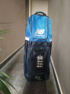 NEW ( HARD BALL CRICKET KIT ) 15-30 AGE