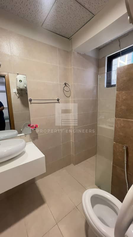 3 Bed Luxury Furnished Apartment With Servent Room 29