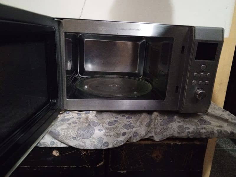 Kenwood microwave oven with grilled 0