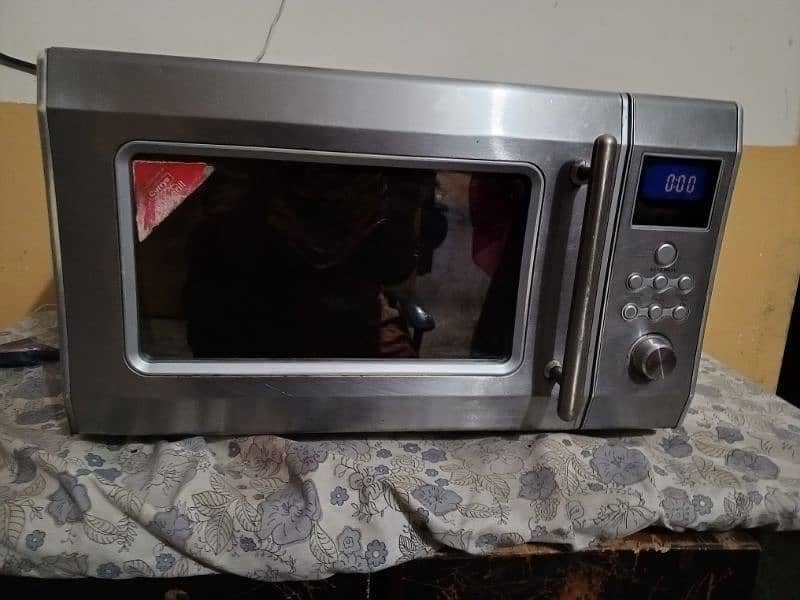 Kenwood microwave oven with grilled 2