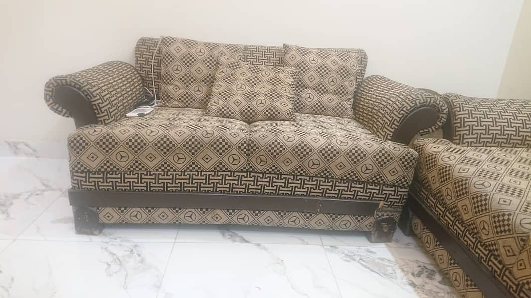 SOFA SET 6 SEATER WITH 8 CUSIONS 2