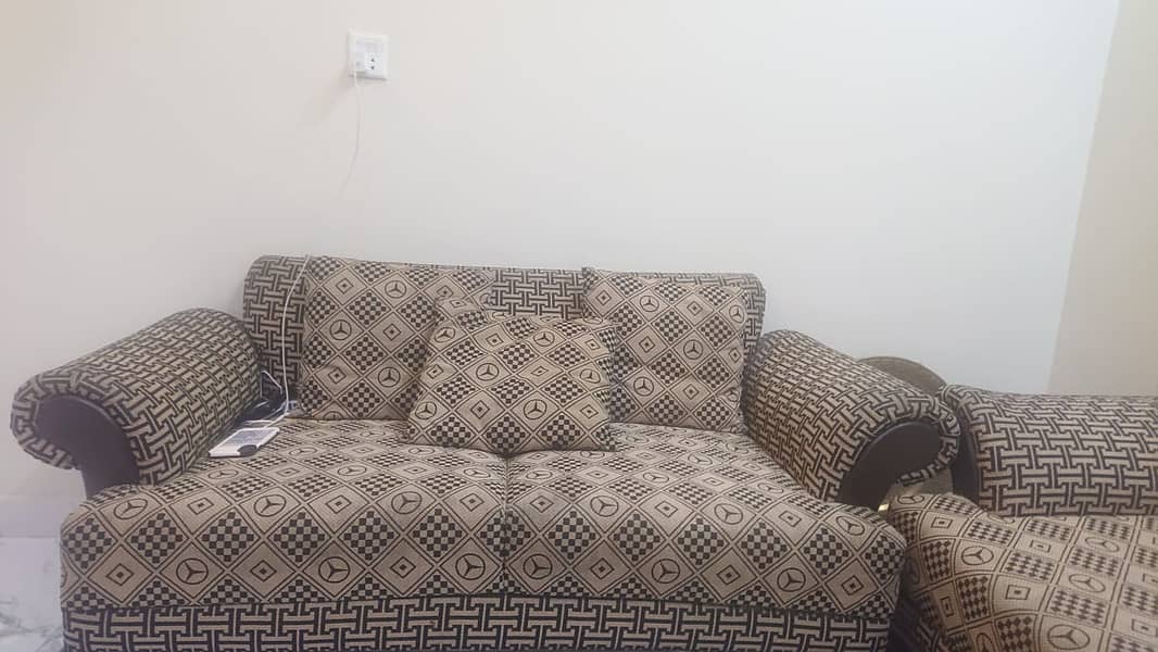 SOFA SET 6 SEATER WITH 8 CUSIONS 3