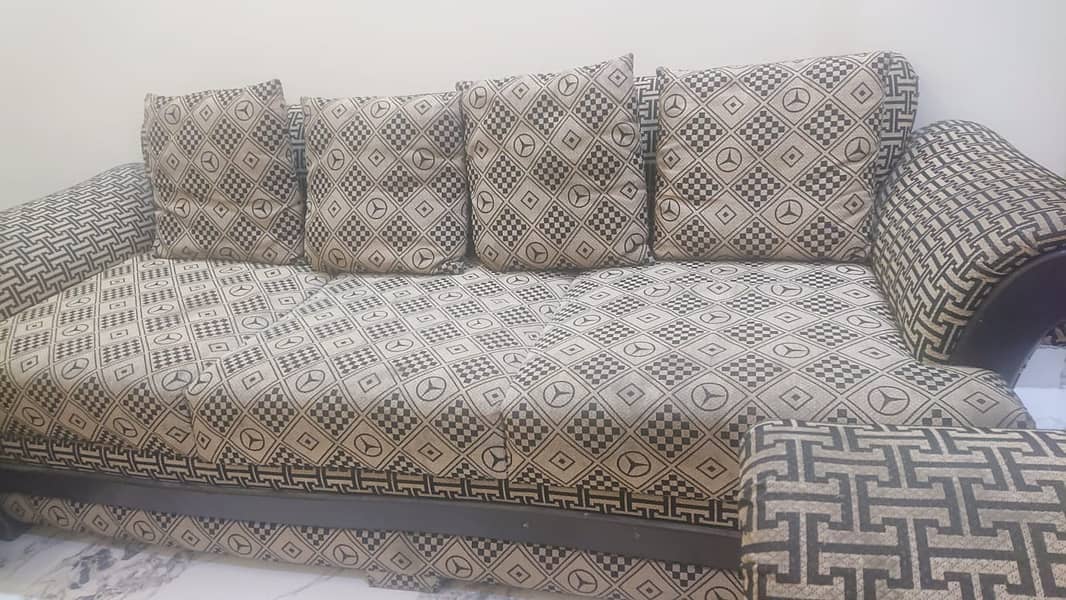 SOFA SET 6 SEATER WITH 8 CUSIONS 4