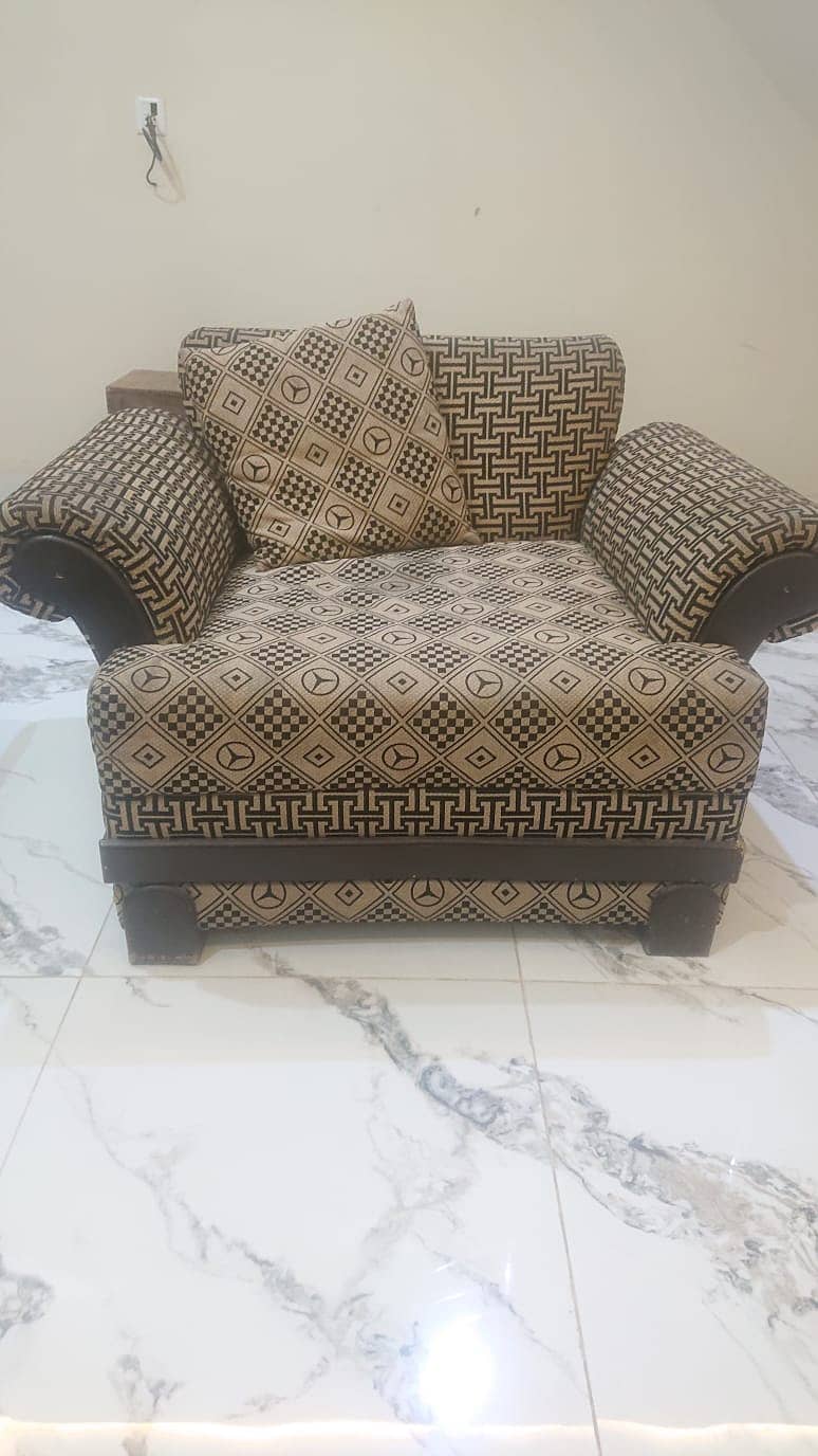 SOFA SET 6 SEATER WITH 8 CUSIONS 5