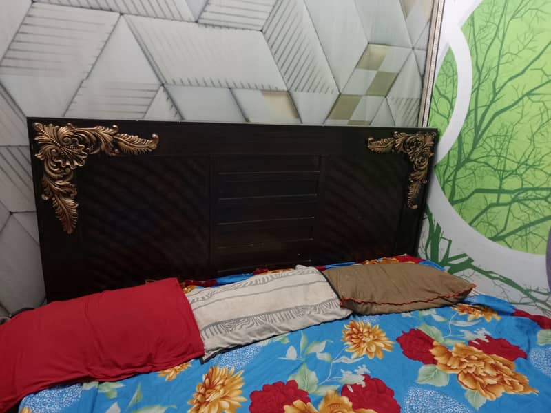 6 months used want to sale my Bed in 20,000 1