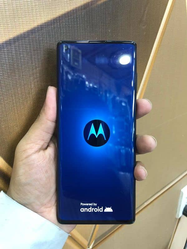 Motorola edge plus 2020 6