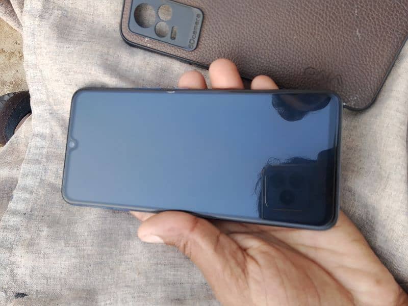 vivo v21e 4