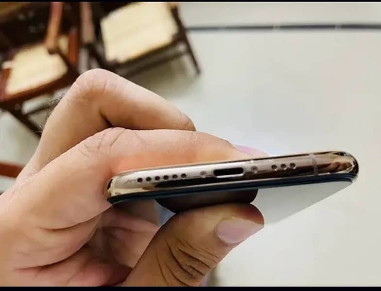 iphone xs  non pta 4