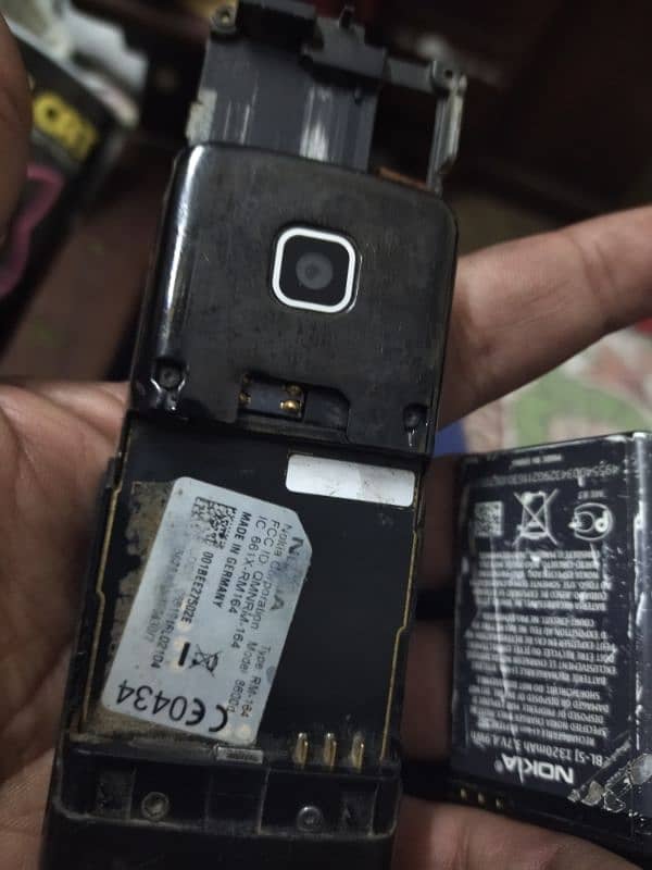 Nokia 8600 Luna for parts 3