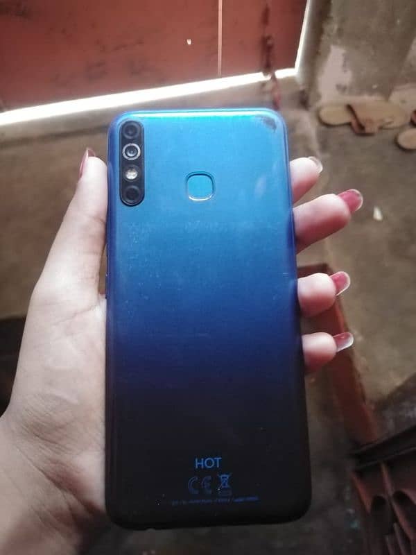 Infinix hot 8 2gb 32gb 4