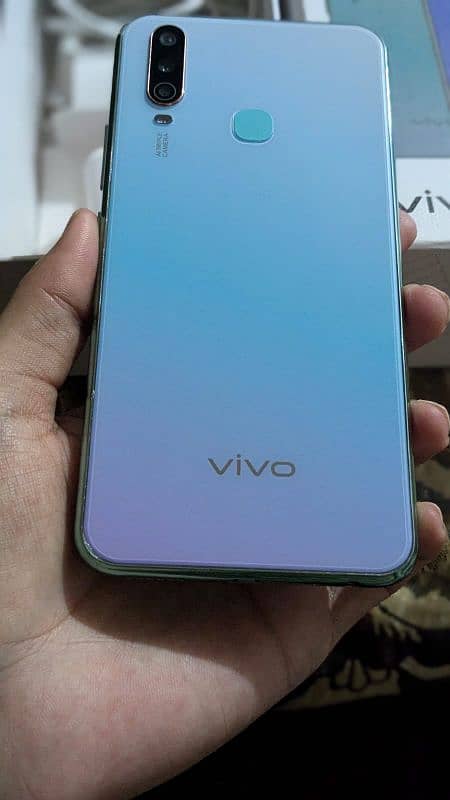 Vivo Y17 1