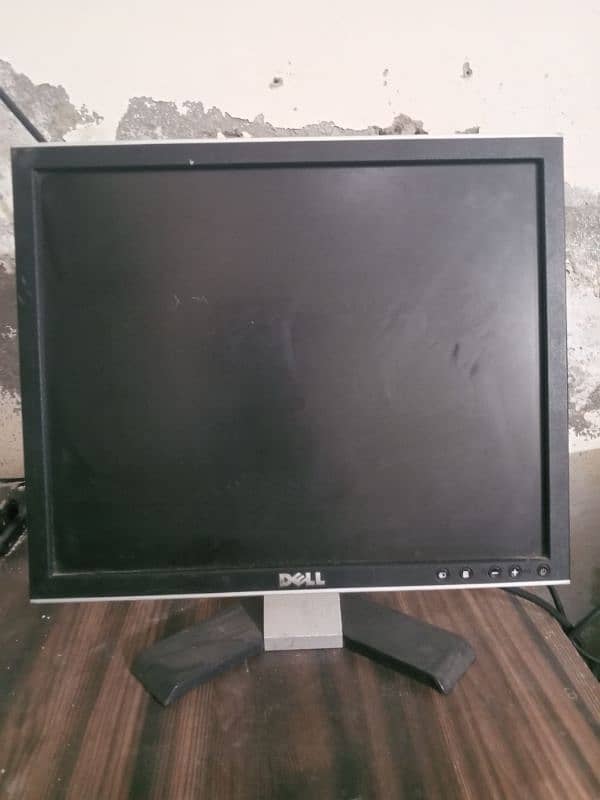 Dell 17 inach LCD far sale urgent 0