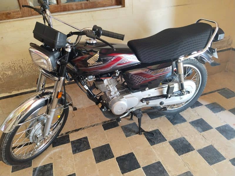 Honda cg125 black color 0