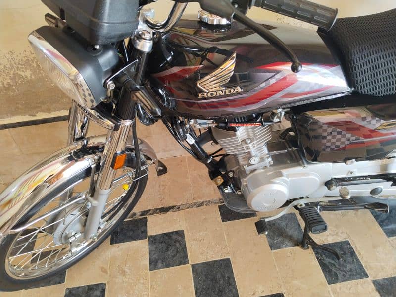 Honda cg125 black color 5