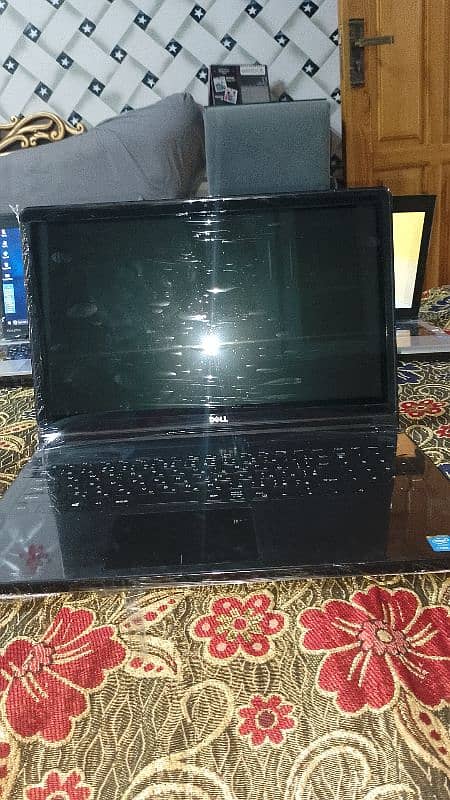 DELL touch screen laptop are new 0