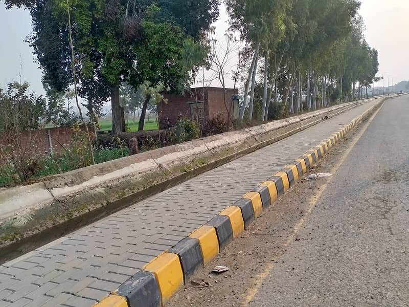 80ft Road 1 Kanal Outclass Location Residential Plot No 143 For Sale In DHA Phase 5 M Block Lahore 0