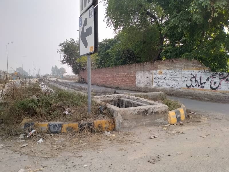 80ft Road 1 Kanal Outclass Location Residential Plot No 143 For Sale In DHA Phase 5 M Block Lahore 2