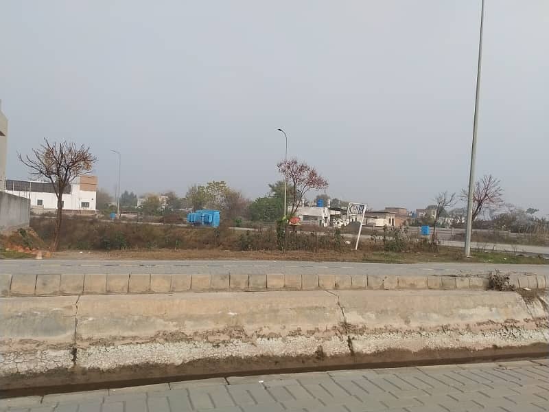 80ft Road 1 Kanal Outclass Location Residential Plot No 143 For Sale In DHA Phase 5 M Block Lahore 5