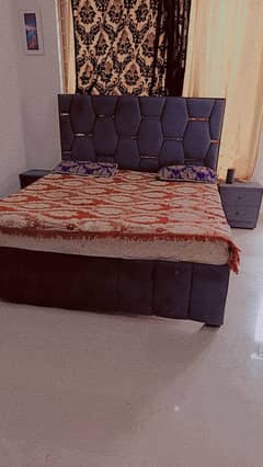 king bed with table