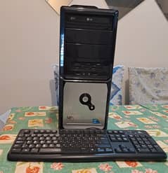 Desktop i3 with keyboard