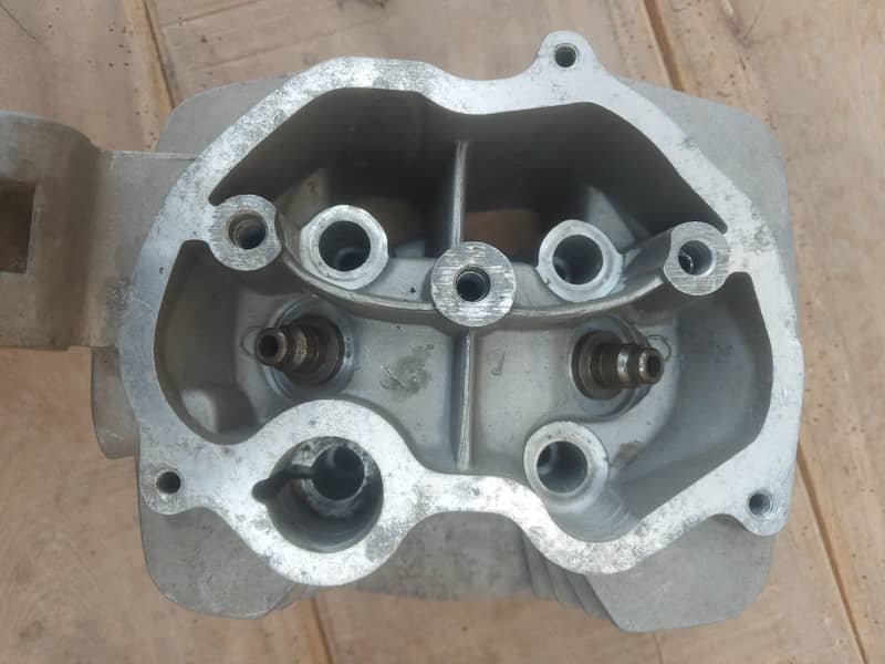 Honda Cg125 old model engine head 0