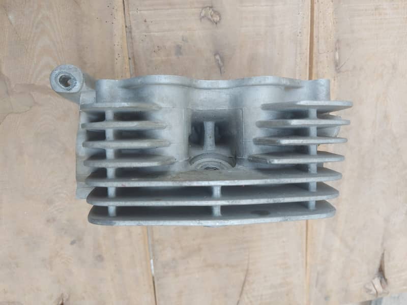 Honda Cg125 old model engine head 1