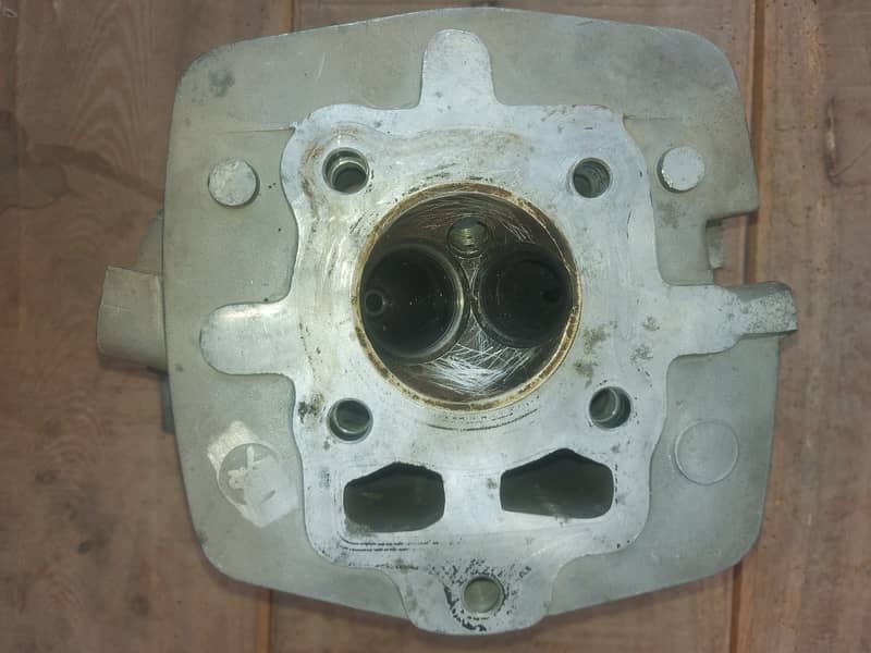 Honda Cg125 old model engine head 2