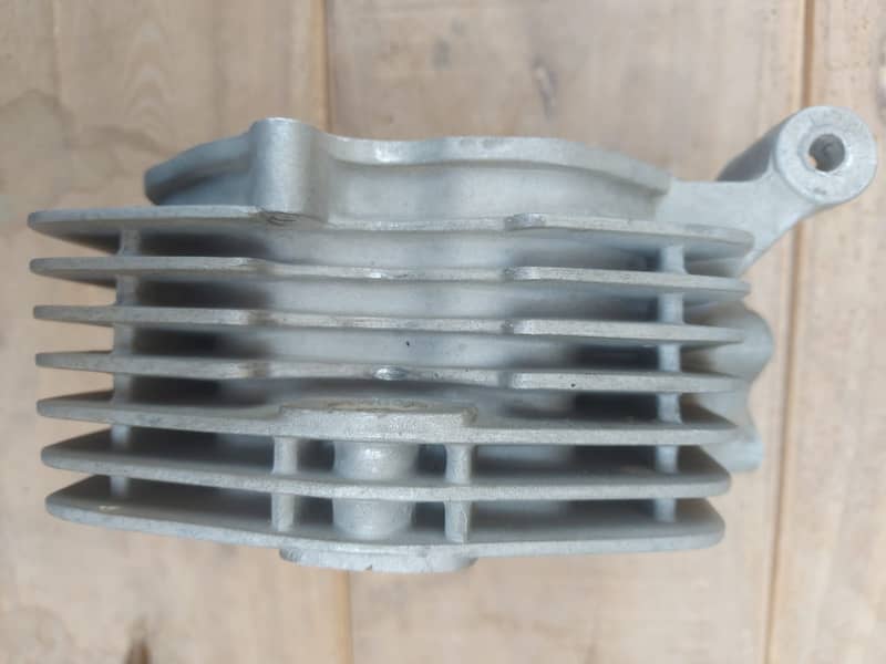 Honda Cg125 old model engine head 3