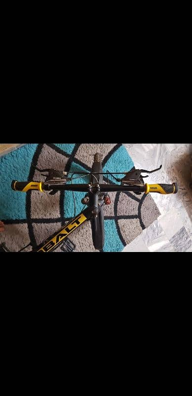 High-Performance Yellow Cobalt Mountain Bike with Alloy Rims 1