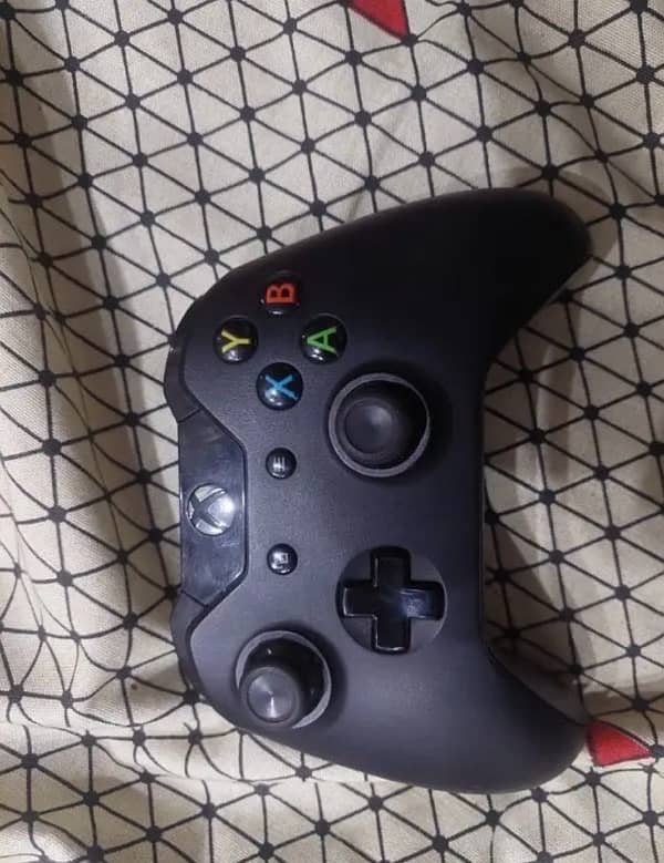 XBOX ONE 500gb 3