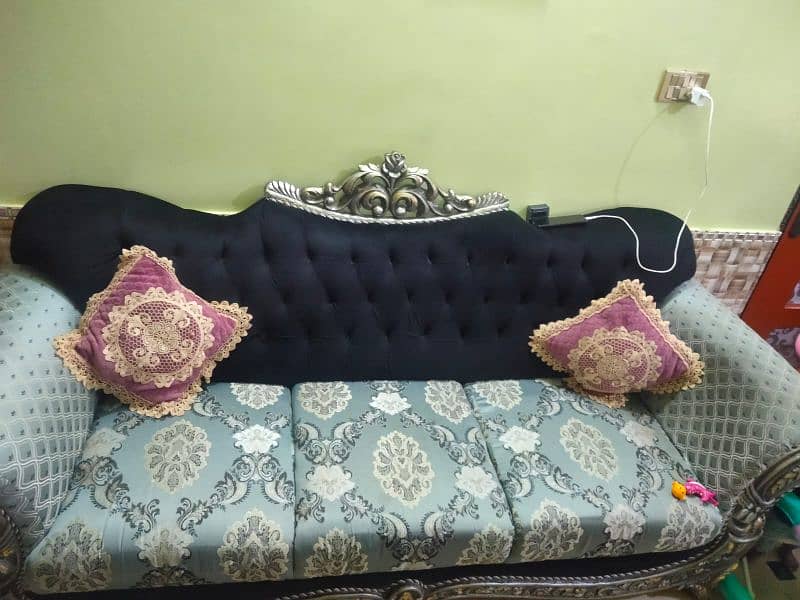 7 seater sofa only for 1 year use 8